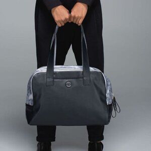 Lululemon Urban Sanctuary Bag Silver Black Metallic